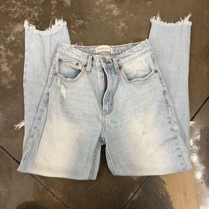 Abercrombie & Fitch High Rise Mom Jeans